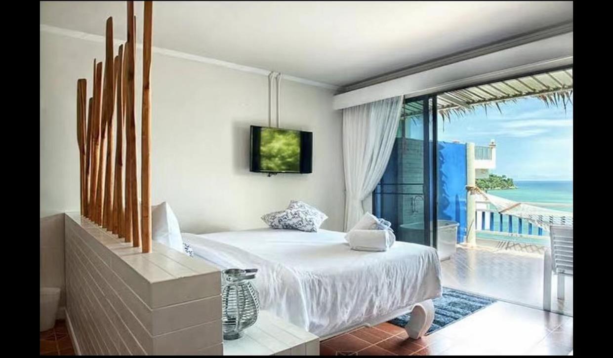 Отель At Sea Patong Экстерьер фото